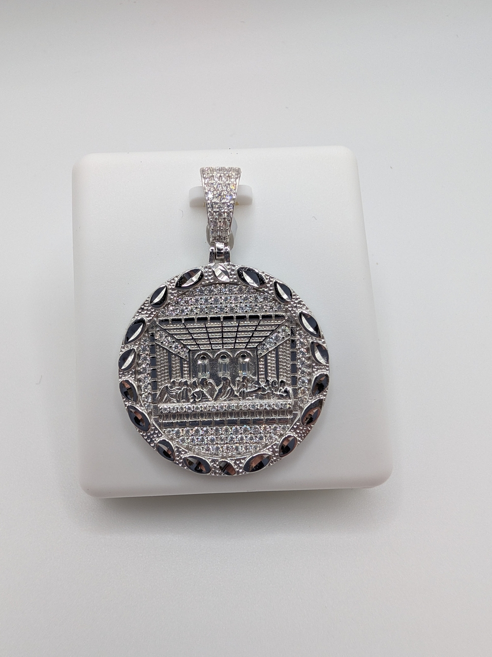 925 Sterling Silver 1.00 CTW Moissanite Last Supper Medallion Pendant NWT